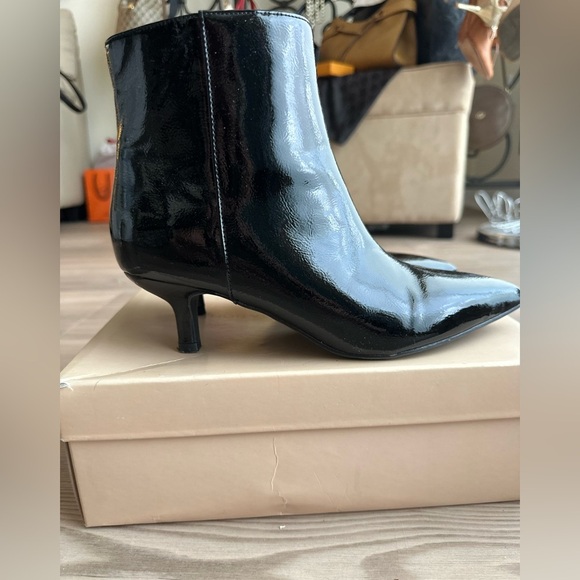 Worthington black patent kitten heel booties preowned - Picture 3 of 7